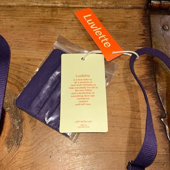 Woman’s Strapless Convertible Purple Bra Size 80G (36E) - Picture 2 of 8